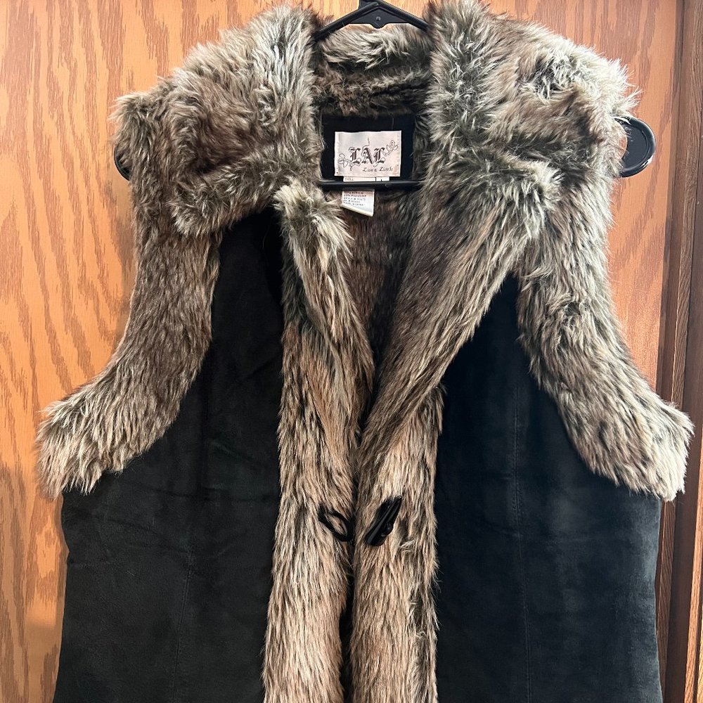 LIVE A LITTLE BRAND LEATHER FAUX FUR VEST COAT/SHELL
